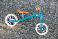 Yvolution Laufrad Yvelo Junior Air petrolgrün verstellbarer Sitz
