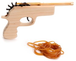 Playwood Holzpistole mit Gummiband - Outdoor Spielzeug für Kinder