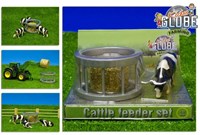 Kids GLOBE Futterring Bauernhof Spielzeug mit Kuh 1:32 Maßstab