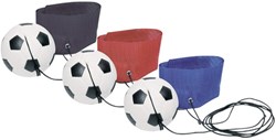 Goki Fußball Spielzeug mit Armband und Schnur - Mini Ball