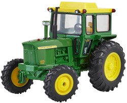 JOHN DEERE 4020 WITH CAB