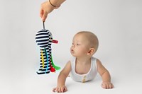 Mom's Care Babyspielzeug schwarz-weißer Oktopus mit Clip und Glöckchen-3