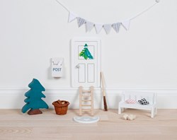 Goki Elfen Tür Holzspielzeug magische Tür für Kinderzimmer