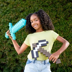Mattel Minecraft Spielzeug Iron Pickaxe für Rollenspiel und Abenteuer