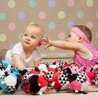 Mom's Care weicher Babyball rot sensorisches Spielzeug für Babys-3