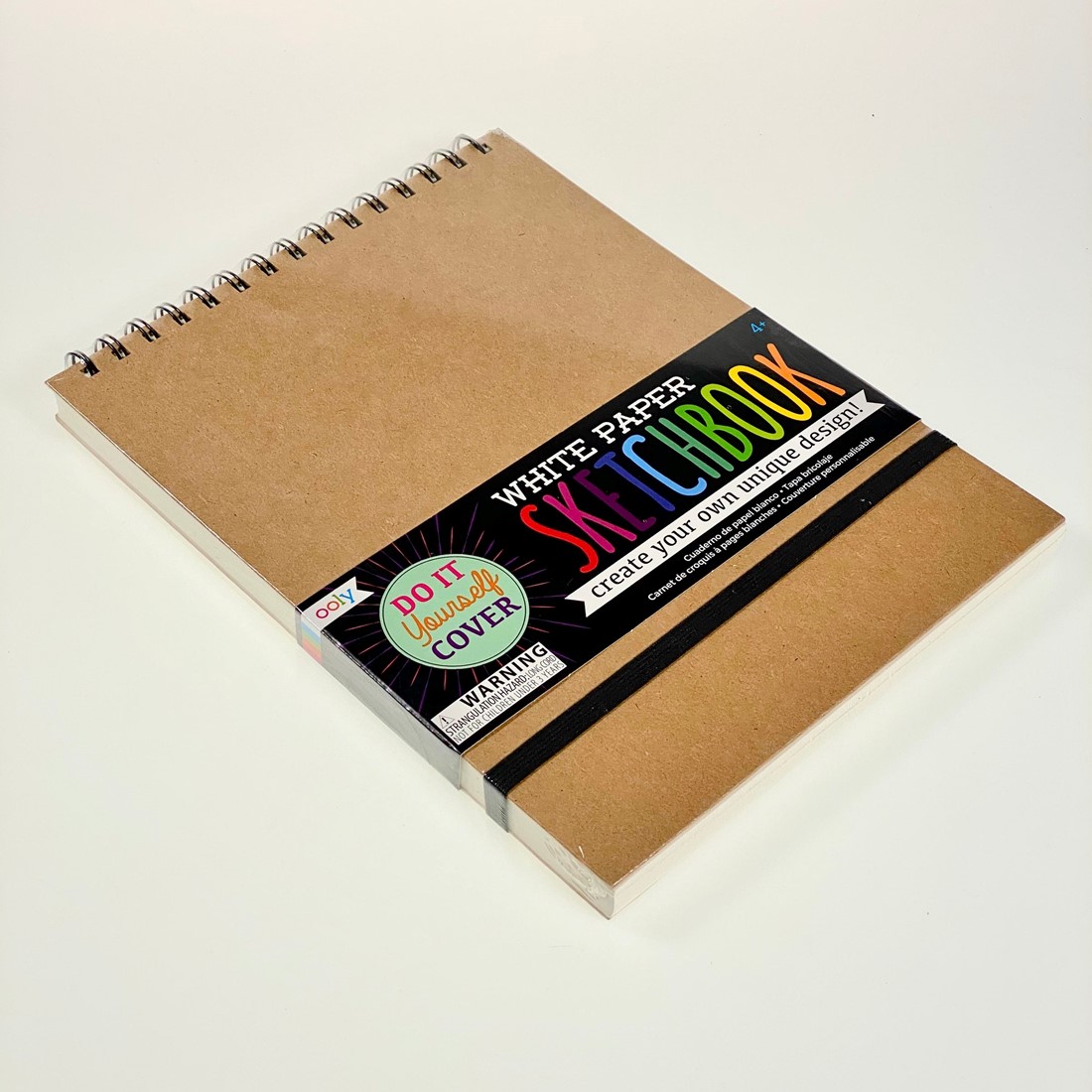 https://www.planethappy.ch/resize/IMG_7507_2400x2400_4413763814818.jpg/0/1100/True/diy-sketchbook-large-white-office-product-ooly-3.jpg
