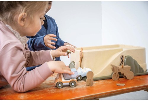Dantoy Bio Spielgarage - Spielzeuggarage mit 3 Fahrzeugen - nachhaltiges Bioplastik-3