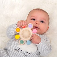 TickiT Silikon Beißring sensorisches Spielzeug Regenbogen Baby-3
